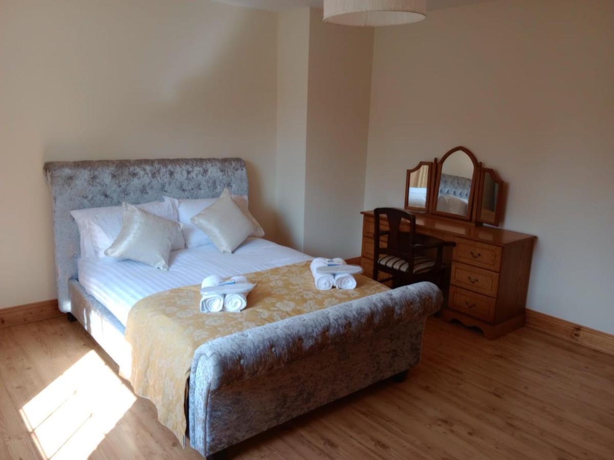 Tullynacrunat Lodge Касълблейни Екстериор снимка
