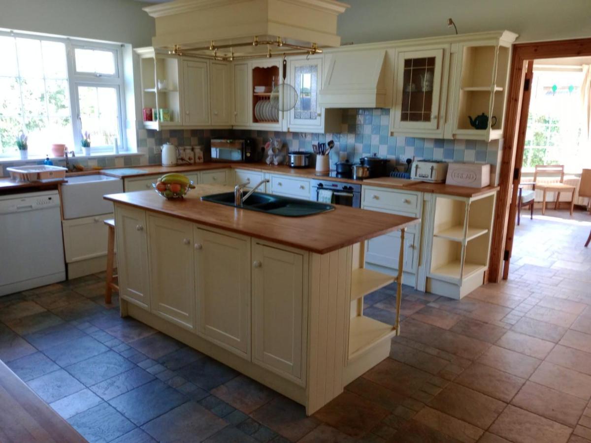 Tullynacrunat Lodge Касълблейни Екстериор снимка
