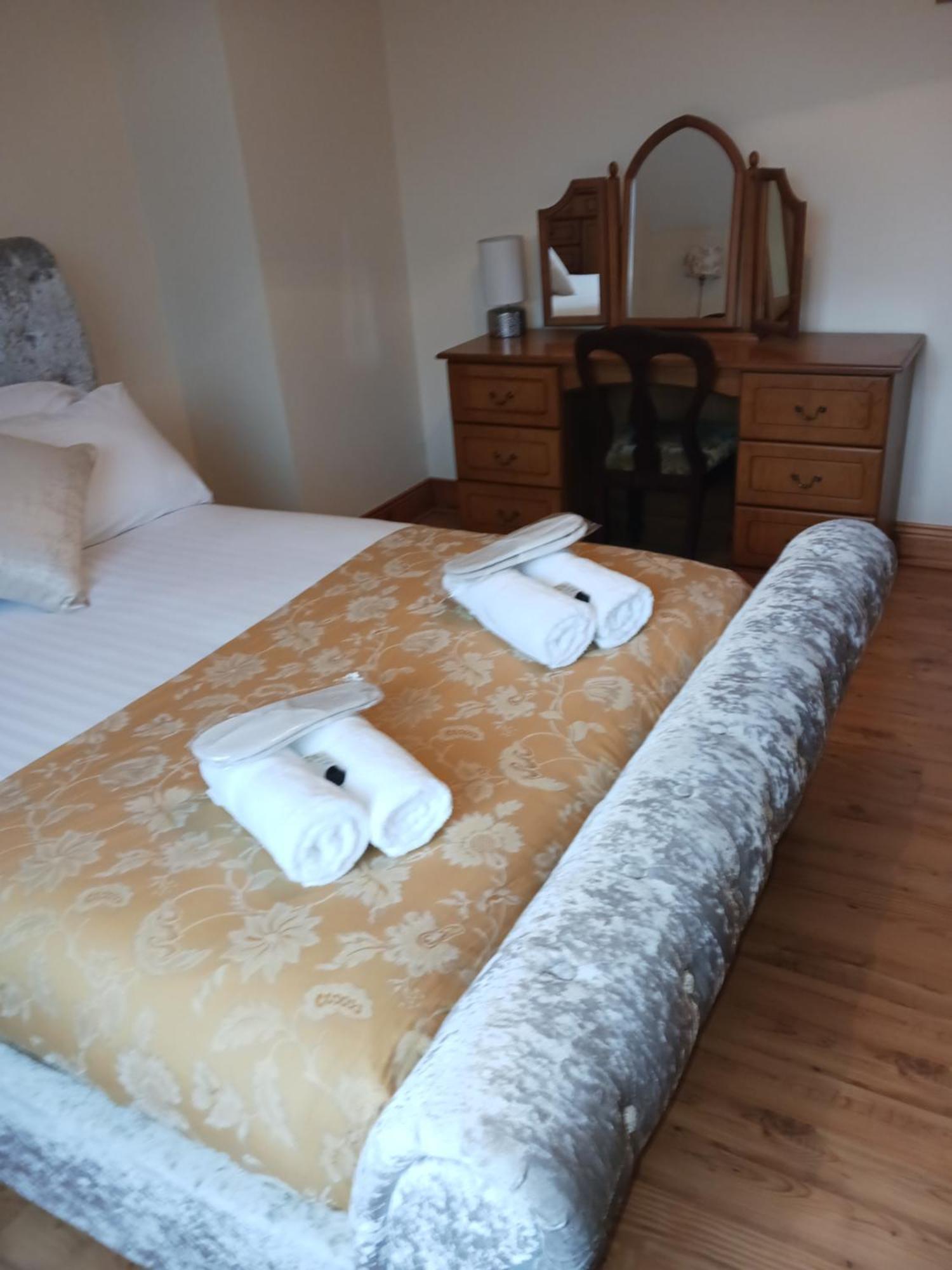 Tullynacrunat Lodge Касълблейни Екстериор снимка