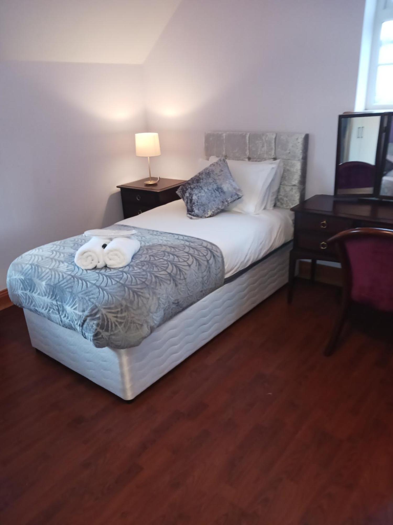Tullynacrunat Lodge Касълблейни Екстериор снимка