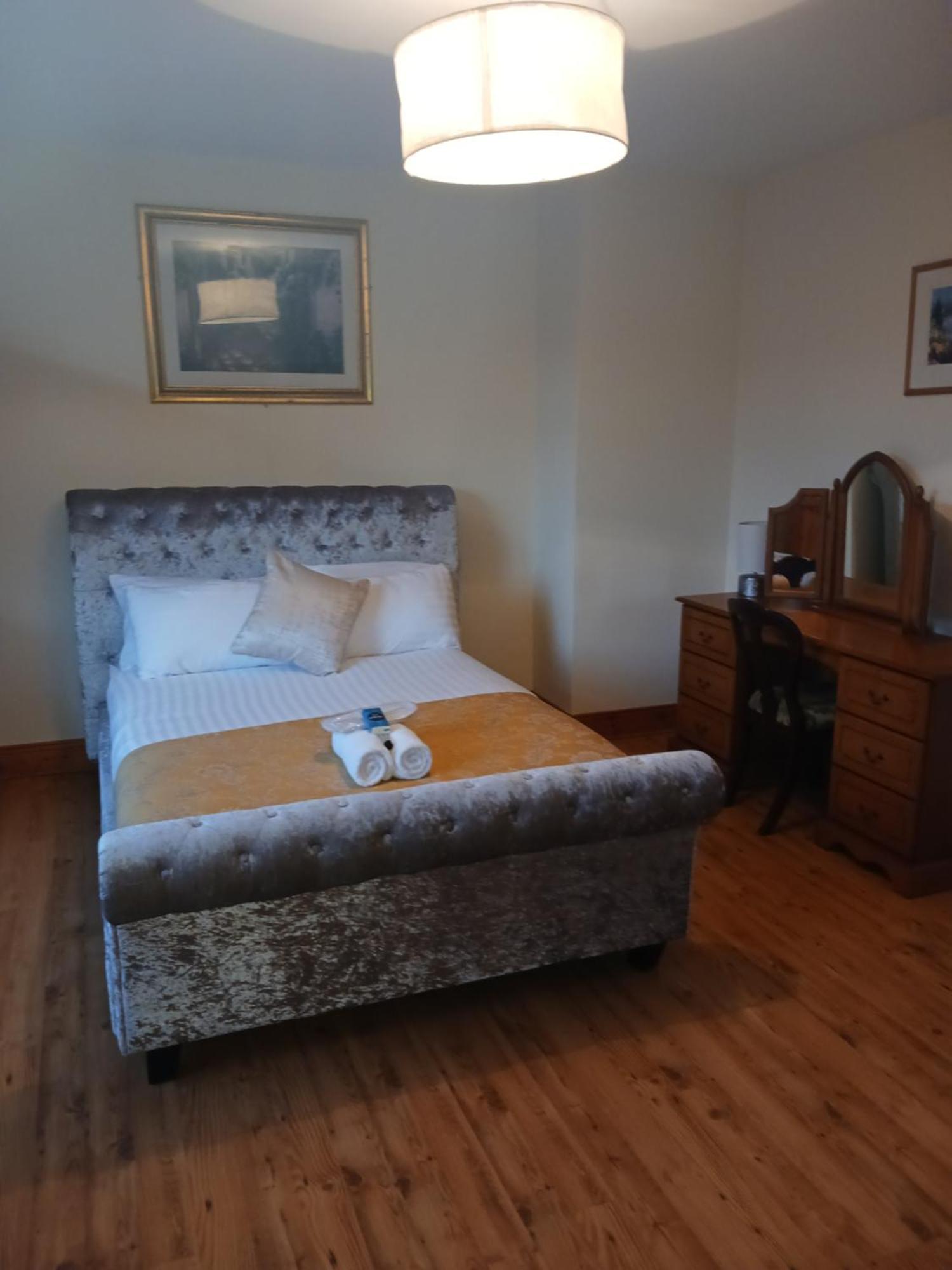 Tullynacrunat Lodge Касълблейни Екстериор снимка