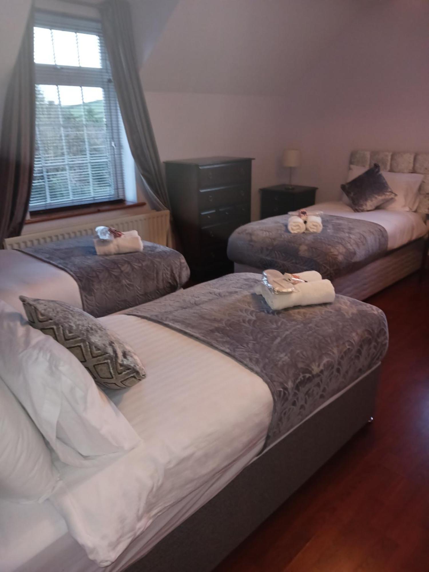 Tullynacrunat Lodge Касълблейни Екстериор снимка